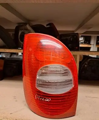 Citroen Xsara Picasso Rear/tail lights 89032867 9650005880
