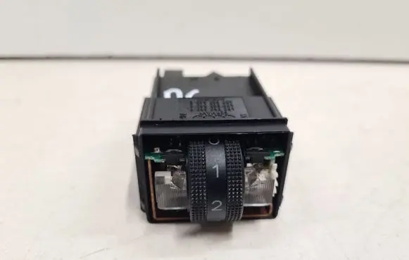 Audi A6 S6 C5 4B Seat heating switch 4B0963563B 4B0963563C