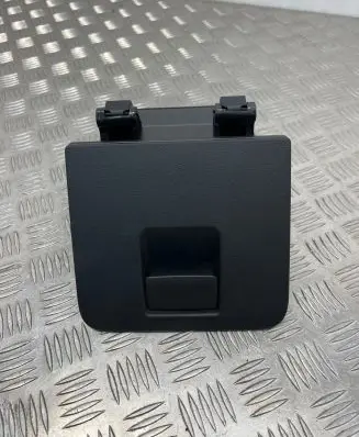 Glove box