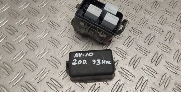 Toyota Avensis T270 Fuse box set 