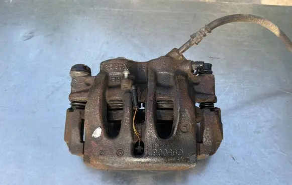 Mercedes-Benz Sprinter W907 W910 Front brake caliper C95006