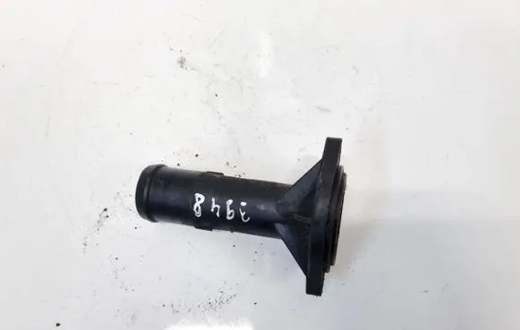 Volkswagen Golf V Engine coolant pipe/hose 038121121
