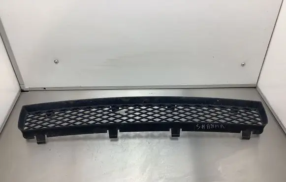 Volkswagen Sharan Front bumper lower grill 7M3854687A