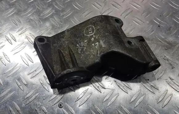 Opel Astra G Engine mounting bracket 90571112