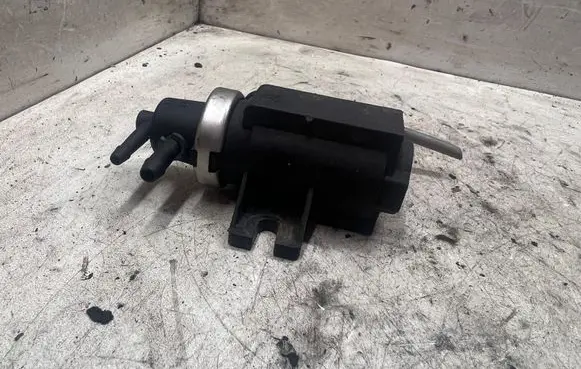 Audi A4 S4 B6 8E 8H Turbo solenoid valve 10906627