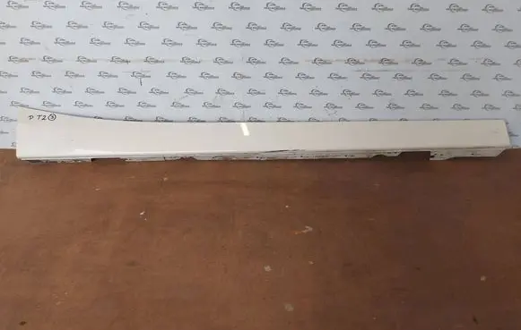 BMW 5 F10 F11 Foot area side trim 