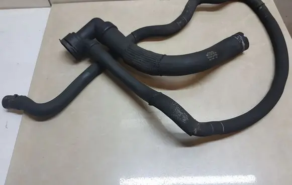 Opel Insignia A Engine coolant pipe/hose GM565563897