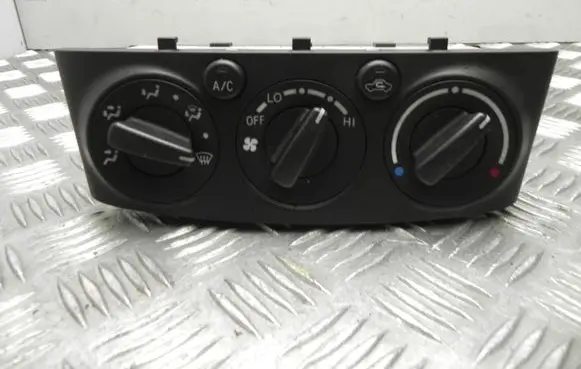 Toyota Avensis T250 Climate control unit 5590005121 Y1088