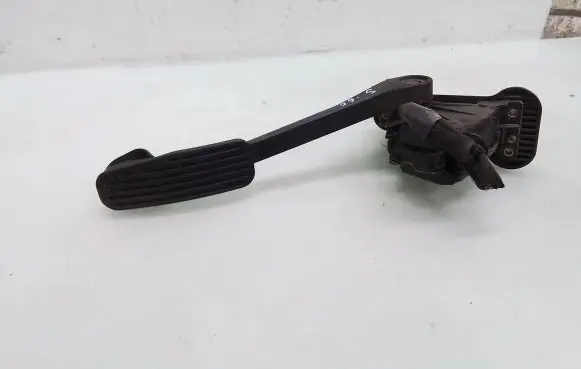 Volvo S60 Accelerator throttle pedal 30636004