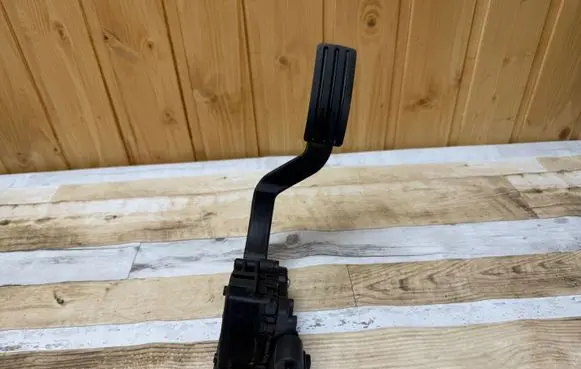 Mazda 2 Accelerator throttle pedal 6PV00856700 C95YE 2S619F836AA