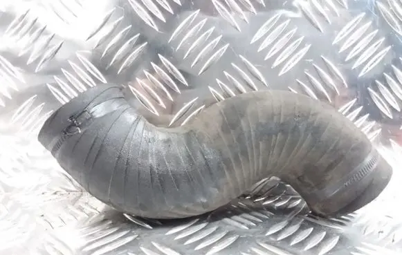 Land Rover Discovery Intercooler hose/pipe