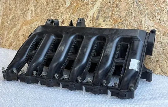 BMW 5 E60 E61 Intake manifold 7790700 7790701