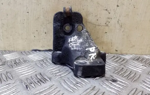 Volvo XC90 Engine mounting bracket 30741567