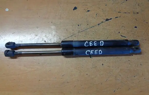 KIA Ceed Tailgate/trunk strut/damper 817701H510