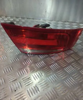 Audi A5 8T 8F Tailgate rear/tail lights 8T0945095