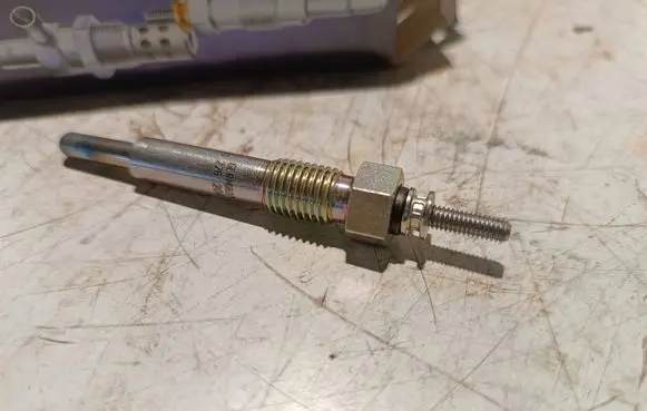 Opel Corsa C Glow plug 0100226208