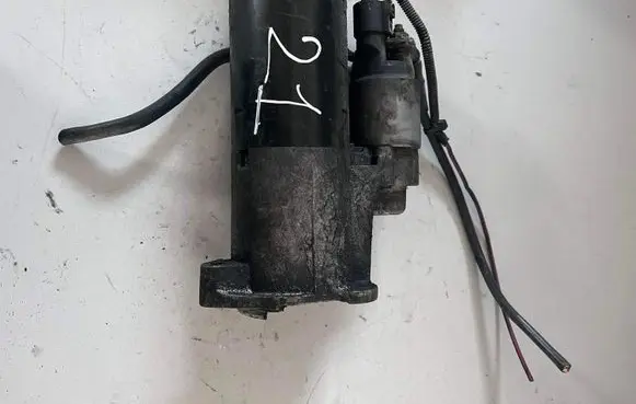 Volkswagen Golf V Starter motor 0856021220