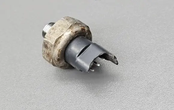 Air conditioning (A/C) pressure sensor