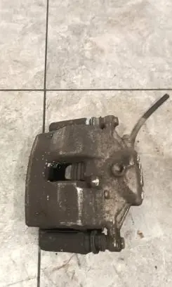 Mercedes-Benz C W204 Front brake caliper A2044212381
