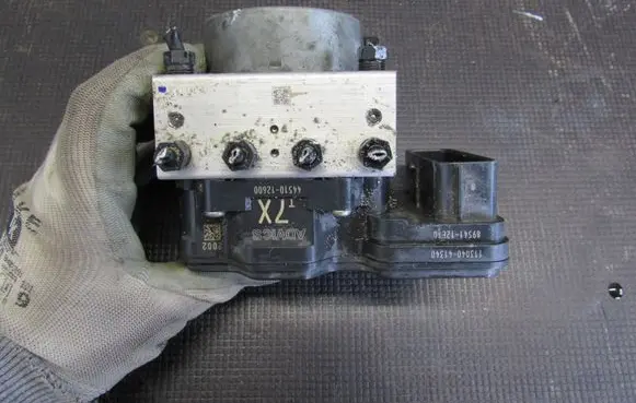Toyota Corolla E210 E21 ABS Pump 11304041340