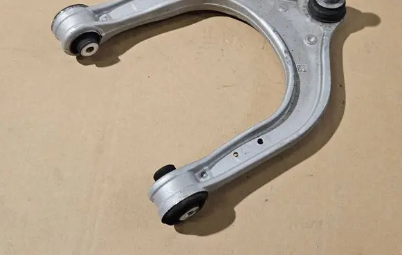 BMW X5 G05 Front upper control arm/wishbone 6883115 200760186