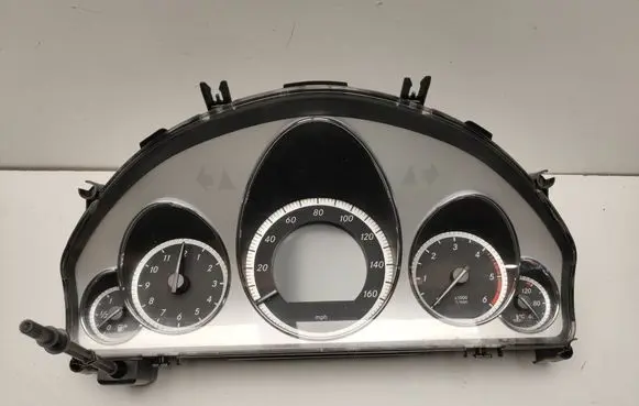 Speedometer (instrument cluster)