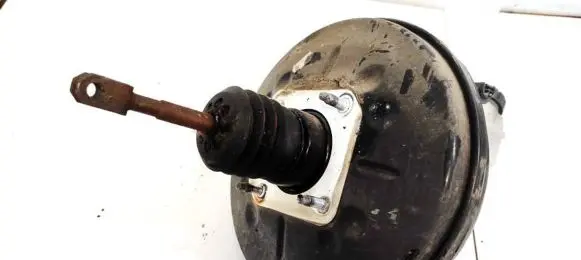Dacia Sandero Brake booster 472103298R