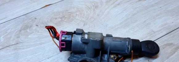 Volkswagen PASSAT B5.5 Ignition lock 4b0905851c