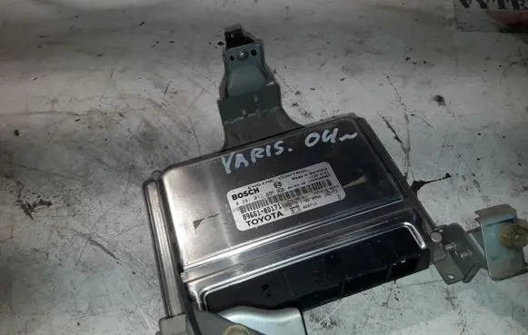 Toyota Yaris Engine control unit/module 0281011651