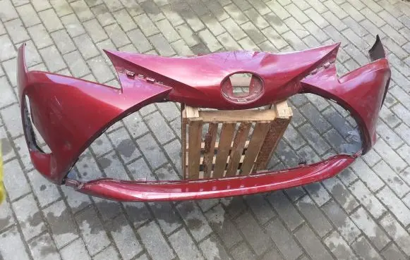 Toyota Yaris Front bumper 521190DA40