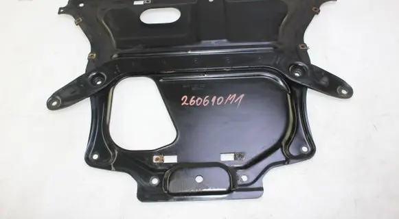 BMW 3 F30 F35 F31 Engine splash shield/under tray 6860952