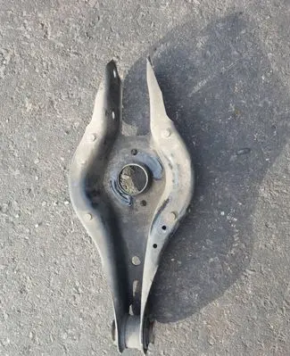 BMW X1 E84 Rear control arm 6867540