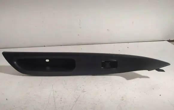 Mazda 6 Front door window switch trim Gj6a684l1