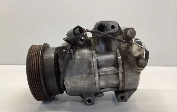 KIA Carens II Air conditioning (A/C) compressor (pump) 977011D400 7M2410035 1127029300