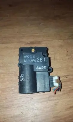 Mitsubishi Galant Air flap motor/actuator MR268261 8AD6