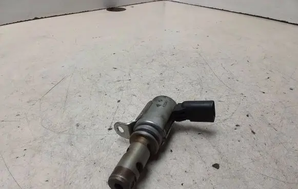 Volkswagen Golf VI Camshaft vanos timing valve 03C906455A