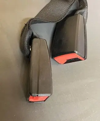 BMW 3 E90 E91 Rear seatbelt buckle 617517300A 7245663