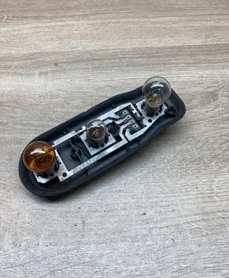 BMW 5 E39 Tail light bulb cover holder 8371324