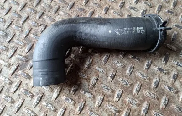 Mercedes-Benz C W205 Engine coolant pipe/hose A2642002600