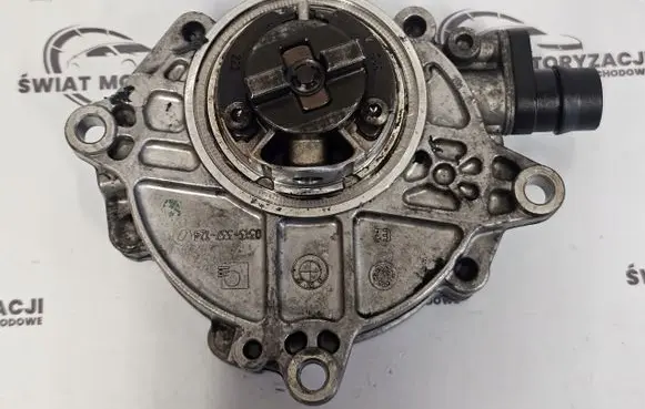 BMW 1 E82 E88 Vacuum pump 7547021