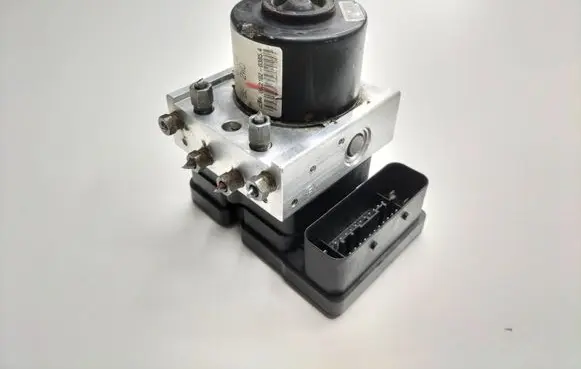 Suzuki Swift I ABS Pump 06210203854