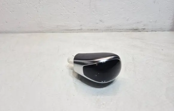 Nissan Rogue Gear lever shifter trim leather/knob