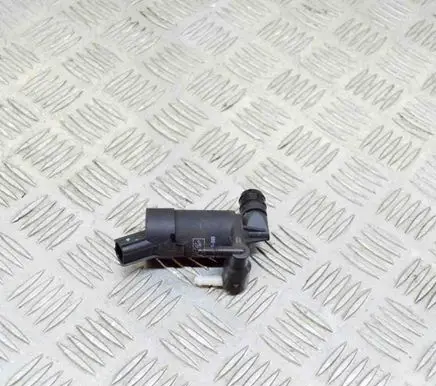 Ford Focus Windscreen/windshield washer pump BV6117K624BB T655C