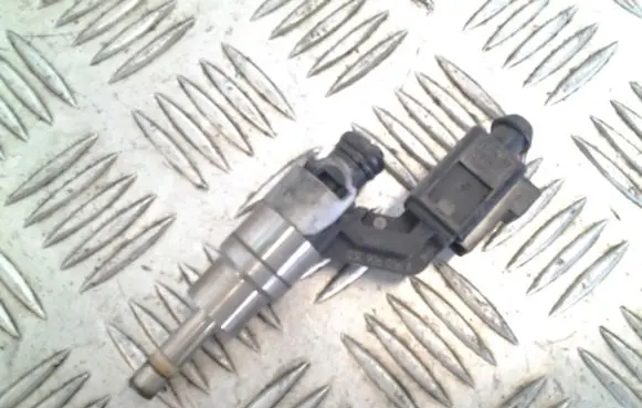 Volkswagen Golf V Fuel injector 03C906036A