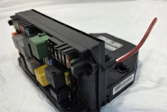 Mercedes-Benz E AMG W212 Fuse box cover A2129006212