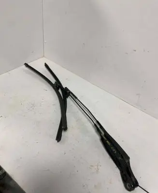 Volkswagen PASSAT B5.5 Front wiper blade arm 3B1955409C 3B1955410C