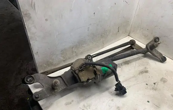 KIA Sorento Front wiper linkage 981003E100