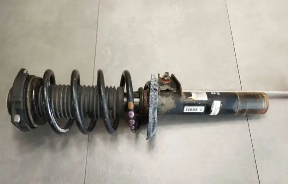 Volkswagen Golf V Front shock absorber/damper 1T0413031CM