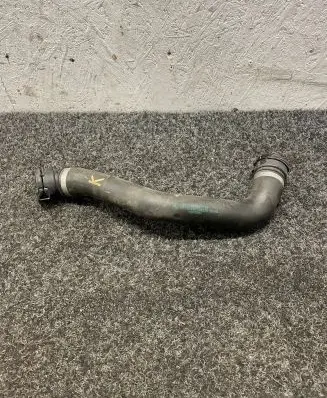 BMW 5 G30 G31 Engine coolant pipe/hose 8572911