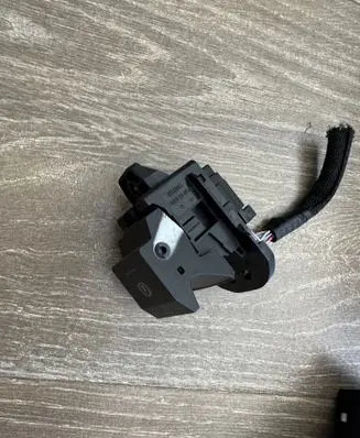Renault Megane E-Tech Hand parking brake switch 251757371R